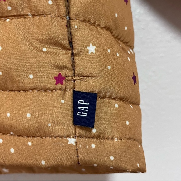 Gap Baby Puffer Coat Size 0-6 Months Girl Gold Burgundy Stars Jacket EUC - Picture 2 of 7